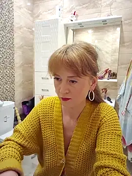 LanaBananaa  online show from April 10, 11:11 pm