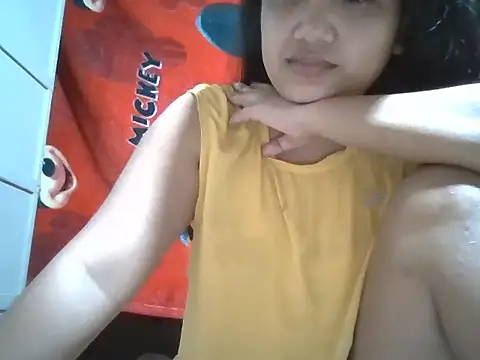 Pinaymorenabebe12 online show from February 17, 2:16 pm