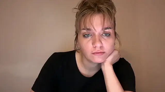 sammygirlll online show from June 3, 7:31 am