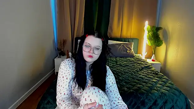 Kira G0ld online show from February 28, 1:49 am