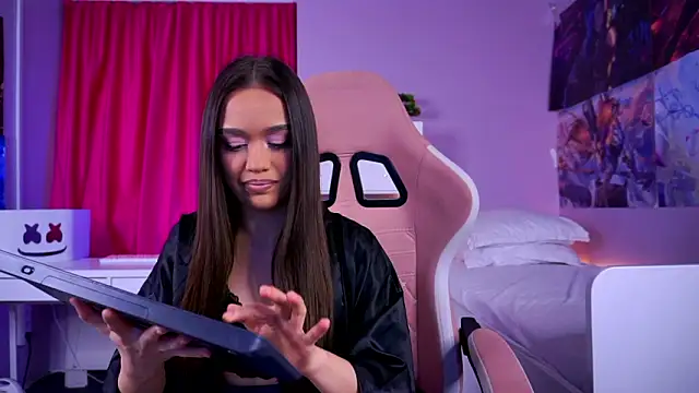 MistyReeds online show from February 10, 6:05 am