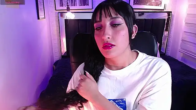 ladyraing online show from March 4, 7:26 am