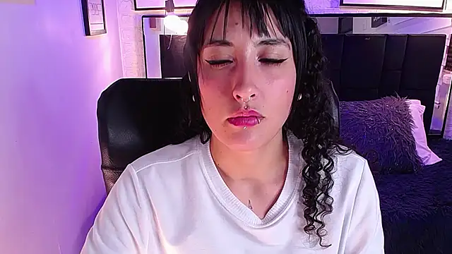 ladyraing online show from March 5, 7:37 am