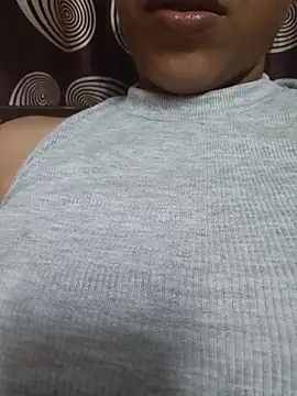 komalsharma99 online show from June 7, 8:15 pm