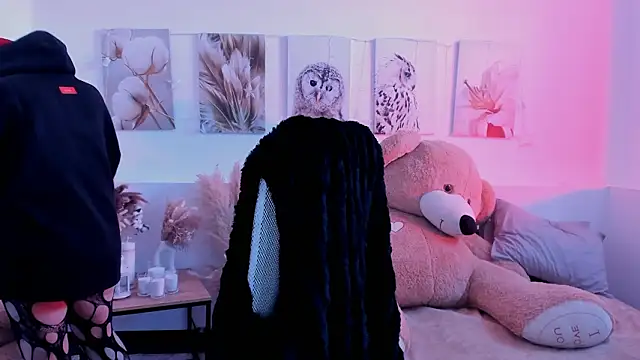 NeoGeisha online show from February 18, 10:25 am