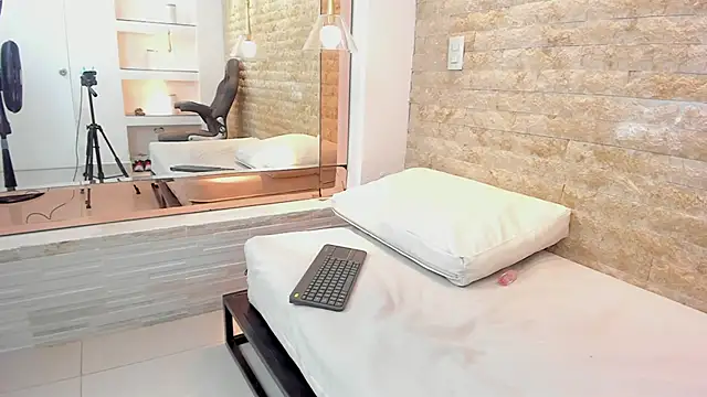 sasha wayne online show from February 19, 1:54 pm