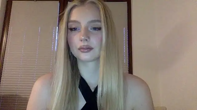 MayaWetDream online show from April 12, 5:27 pm