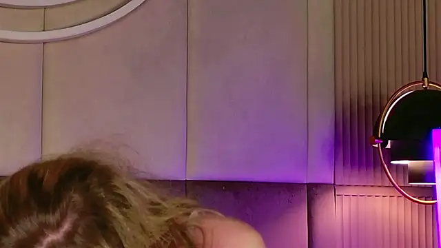 Beckie White online show from February 20, 8:53 pm