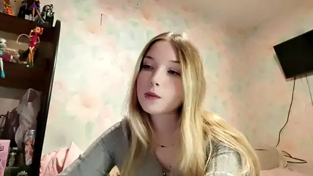 TiaBIanks online show from April 10, 12:33 pm