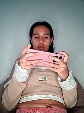 kittyluna  online show from April 26, 6:44 am