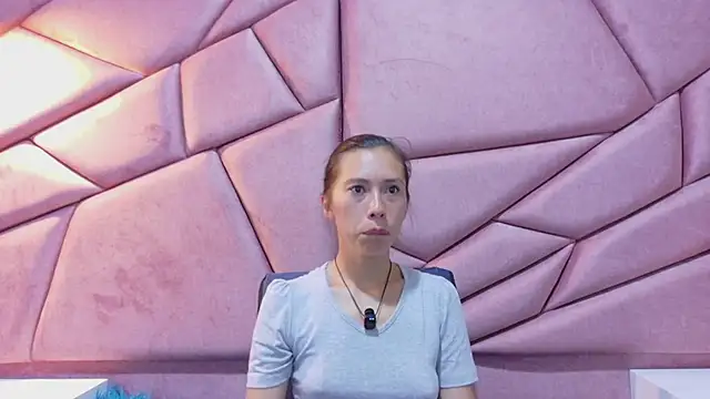 kimberlypink  online show from March 2, 11:28 am