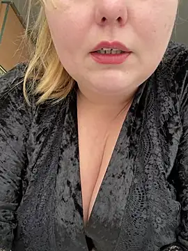 Mommy-girl-Lola online show from February 11, 1:45 pm