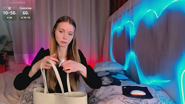 lada2k4 online show from March 18, 5:45 am