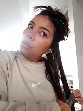 Ariana Castillo   online show from February 20, 12:29 pm