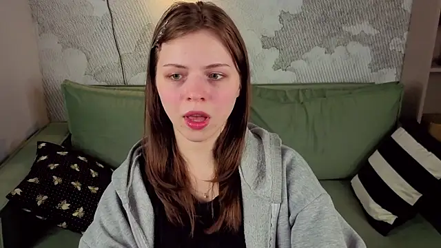 LesleySky online show from March 1, 8:41 pm