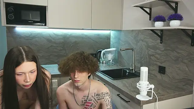 vanalah online show from February 13, 1:07 am