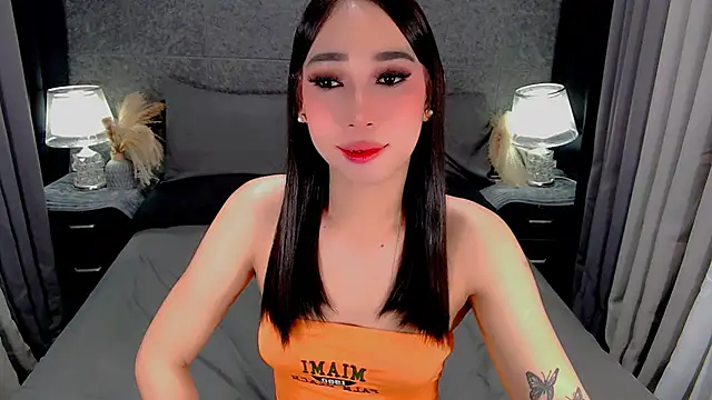 saphira fucks online show from February 25, 11:03 pm