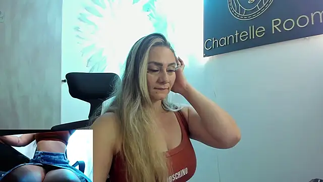 annie vega17  online show from February 18, 9:03 pm