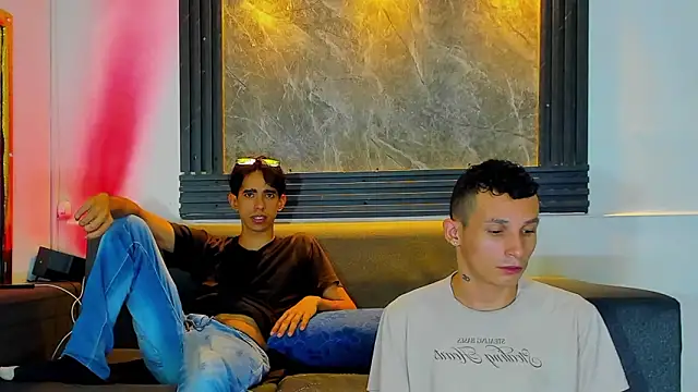 Isaak 26 online show from February 28, 8:19 pm