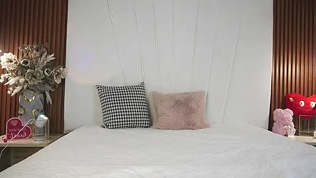 ZoeFantasyx online show from February 15, 7:24 pm