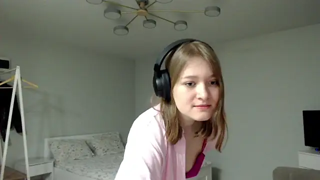 Mirrrra1 online show from February 11, 9:49 pm