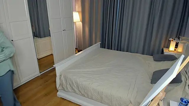 LavenderMitten online show from February 26, 5:17 am