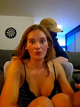 sweetsophie69 online show from May 8, 1:20 am