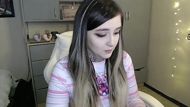 Rin Tozier online show from April 10, 1:22 am