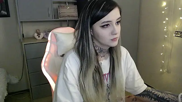 Rin Tozier online show from March 24, 1:11 am