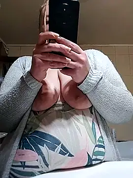 HotStepmommy4 online show from February 14, 12:23 am