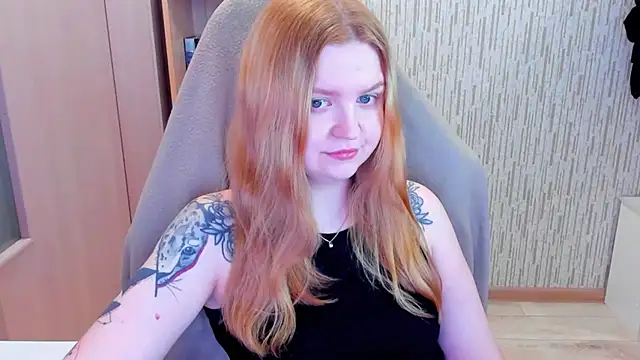 AnitaXVine online show from April 25, 6:16 pm