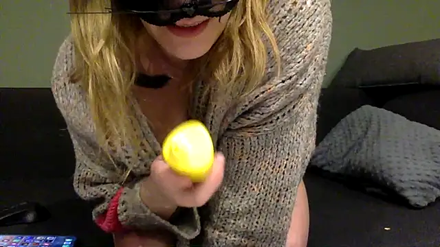 czarnula8 online show from March 11, 8:22 pm