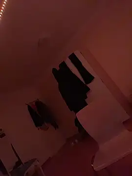 Milli-Kiss online show from February 16, 9:03 pm