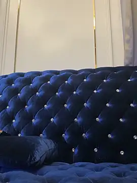 Alittleasaingirl online show from April 15, 12:49 pm