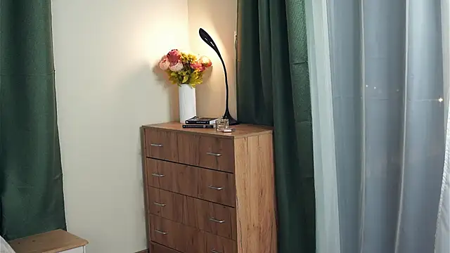 JennaMchale online show from February 18, 8:52 pm