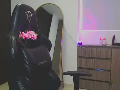 Mis Cersi online show from February 26, 9:36 pm