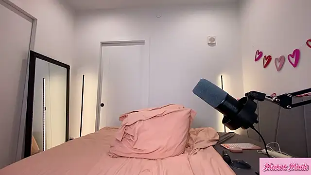 iammaeve online show from March 2, 7:20 pm