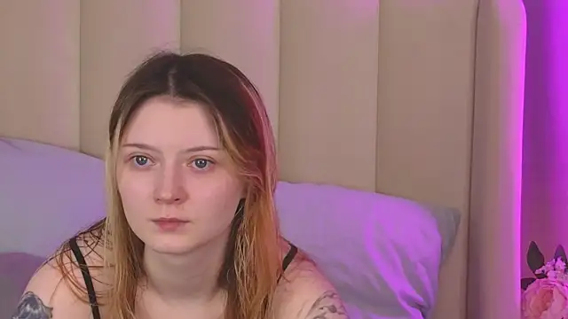 AlyssFrost online show from July 1, 4:01 am