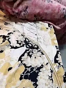 Your couple 01 online show from February 18, 6:29 pm