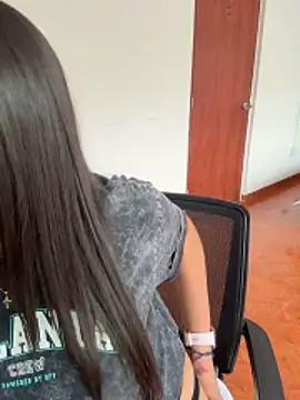 Luna rousse26 online show from April 14, 12:38 pm