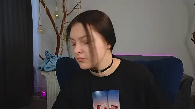 DeliaEffy online show from March 21, 1:16 pm