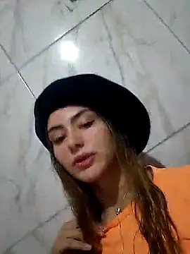 Snapshot of Larinhacat chatting on March 2, 3:50 am Larinhacat online show from March 2, 3:50 am