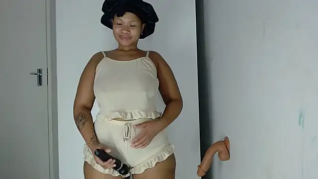 Loyal Sashaa online show from March 23, 1:50 pm