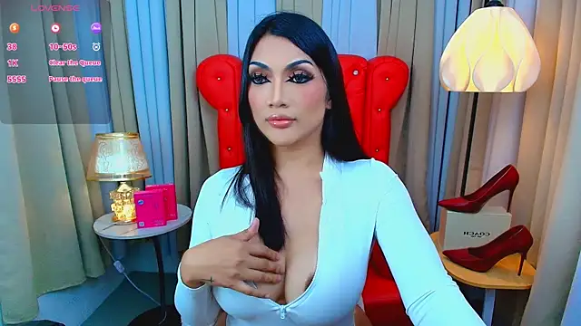Laureen Hilton online show from July 15, 12:10 pm