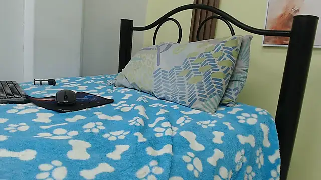 skinnysexy18 online show from June 20, 8:23 pm