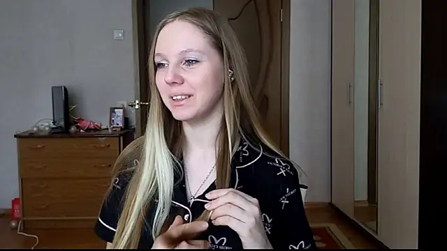 VictoriaDeese online show from February 22, 4:35 am