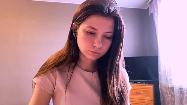 LunnaBliss online show from April 7, 2:08 pm