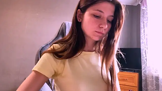 LunnaBliss online show from April 18, 12:40 pm