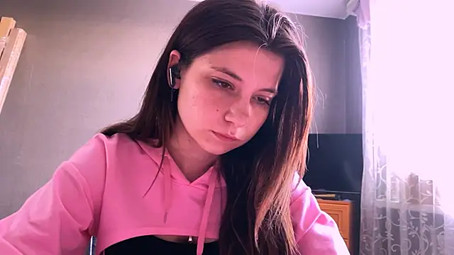 LunnaBliss online show from April 13, 1:34 pm