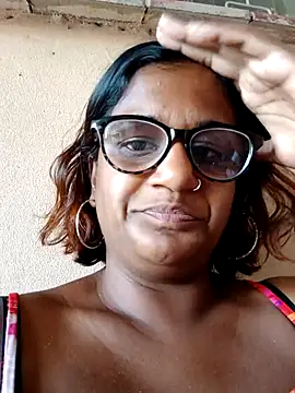 indianstrawberrylips4u online show from March 7, 1:51 pm